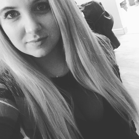 Meet your Posher, Melissa - Picture 1 of 1